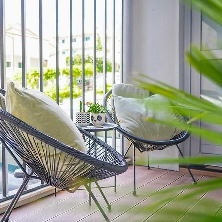 Studio Apartment Smile, Near Beach & Center, Free Parking, Balcony Makarska Esterno foto